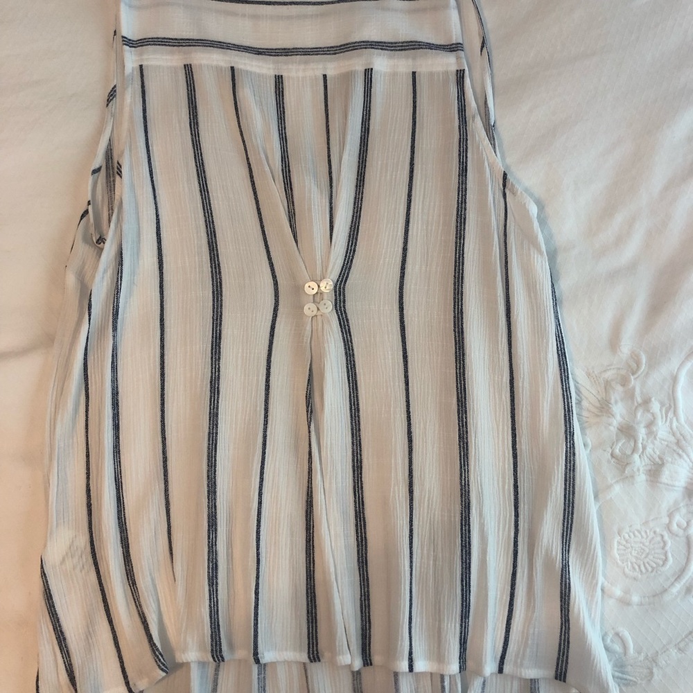 Sleeveless blouse